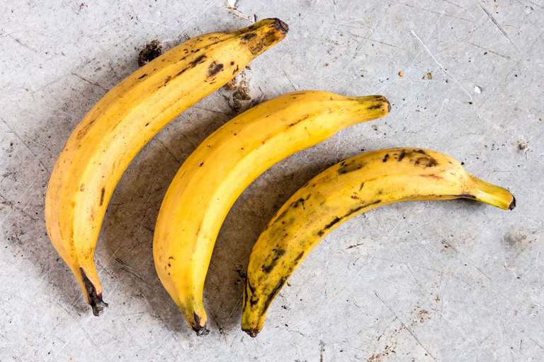 How to peel plantains - recipesfromapantry.com