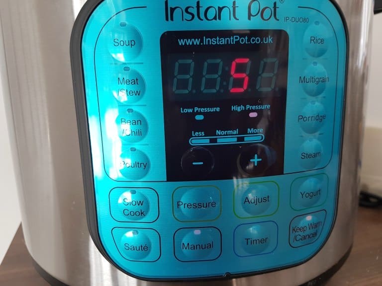 instant pot clock stating 5 minutes for jollof rice