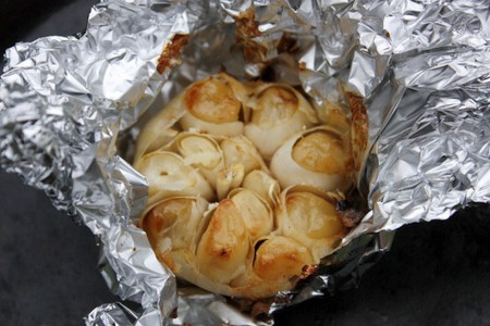 How to Roast Garlic – Two Ways