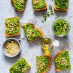 This easy creamy peas on toast recipe makes the perfect brunch treat. It is suitable for vegans and vegetarians. recipesfromapantry.com