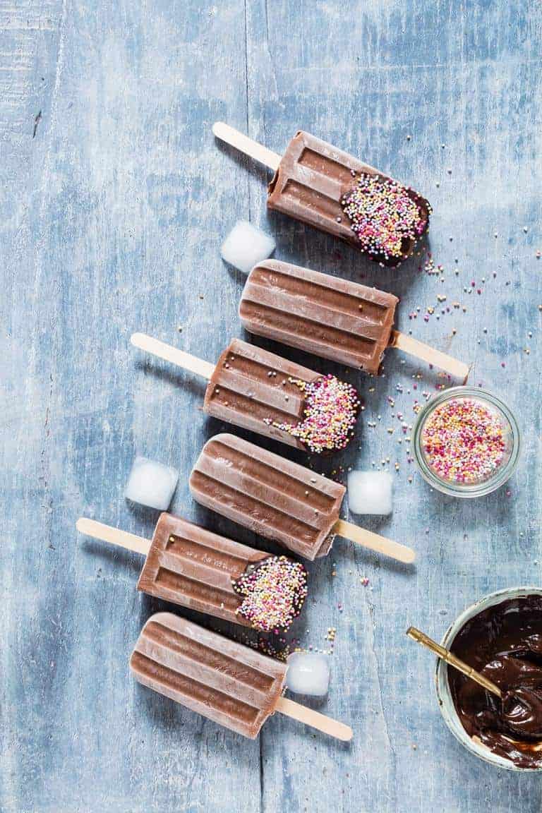 Decadent vegan chocolate cauliflower ice lollies / popsicles recipe. Pureed cauliflower, dates, cocoa powder and coconut milk make a dairy free chocolate treat. recipesfromapantry.com