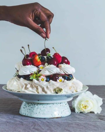 The easiest ever summer fruit meringue layer cake that takes only 10 mins to make. Stunning and delicious. Recipesfromapantry.com