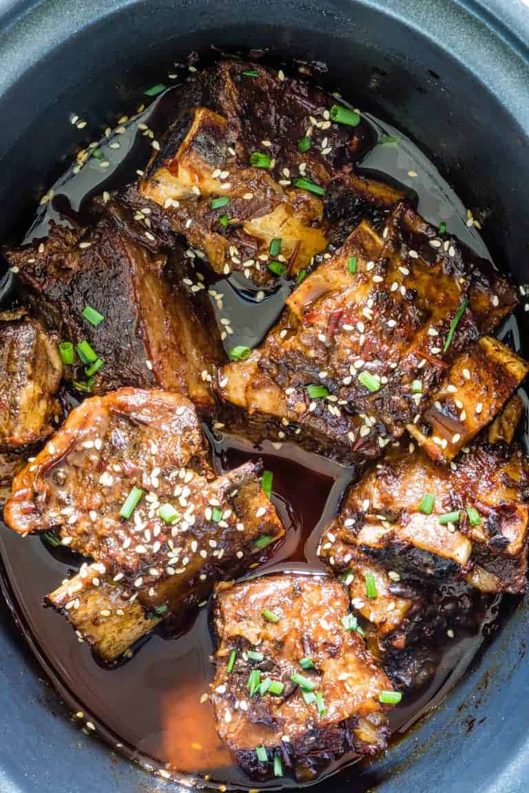 slow cooker asian short ribs in the slow cooker 