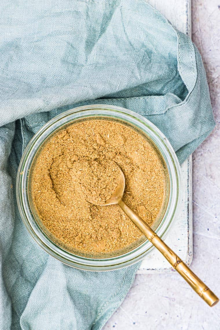 Easy homemade poultry spice mix for gifting