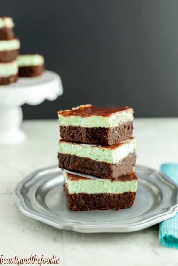 These keto desserts are so good you might feel like you're cheating on you're ketogenic diet (but you're not). 17 keto desserts including keto cookies, keto pudding, keto ice cream, keto muffins, keto granola, and more. #ketodesserts #ketogenicdesserts #ketodessertercipes #ketodiet #ketogenicdiet #keto