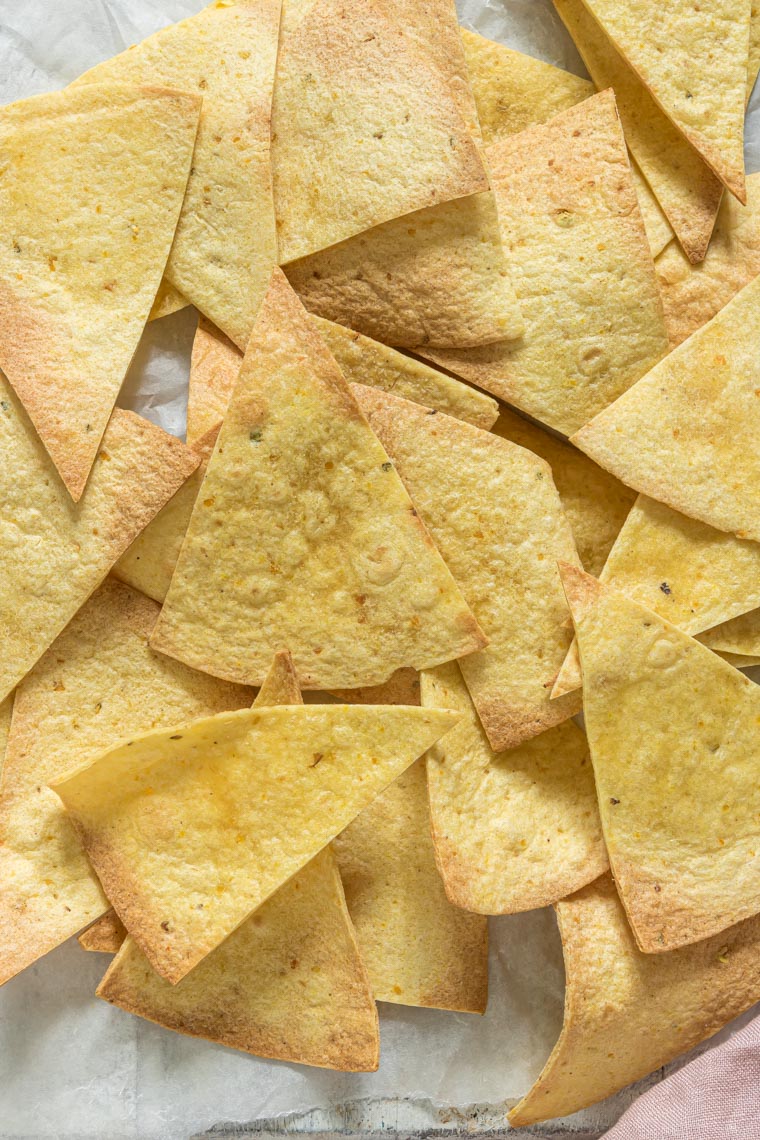 close up view of the completed air fryer tortillas chips