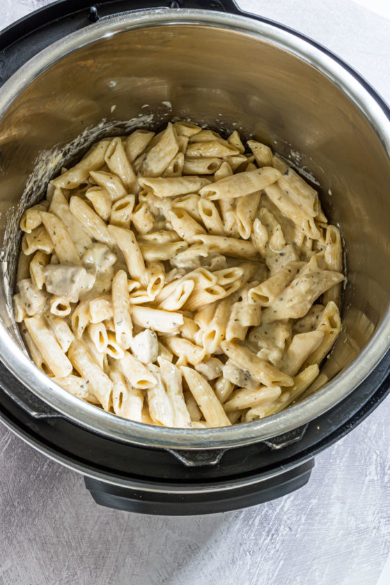Instant Pot Chicken Mac and Cheese - Recipes From A Pantry