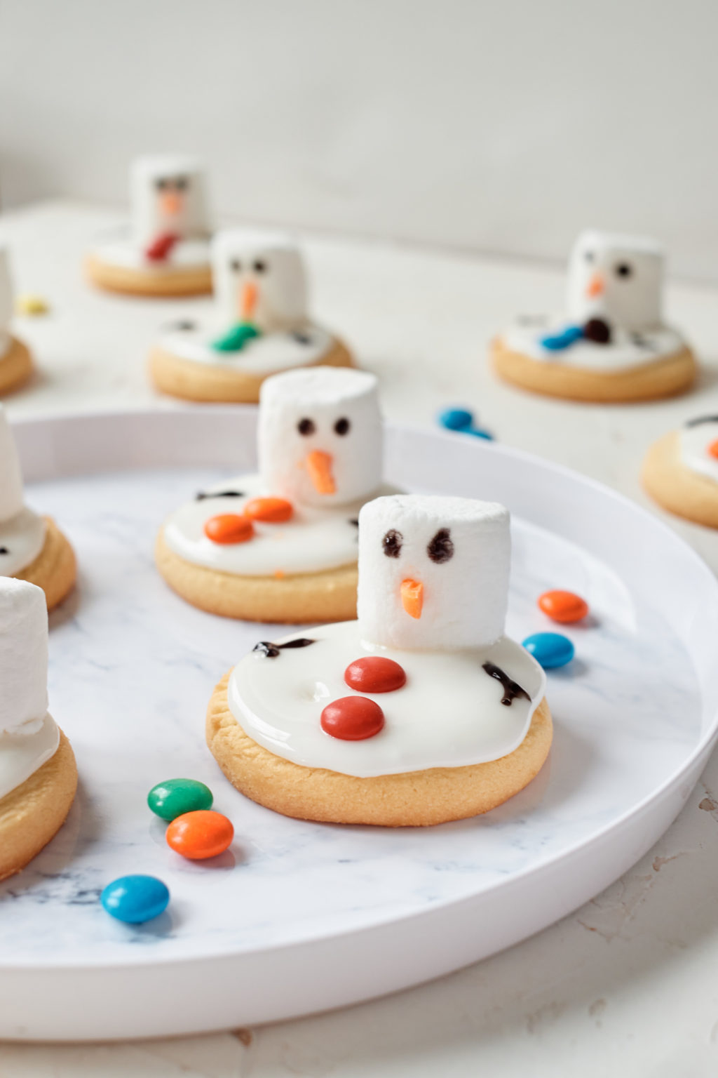 Easy Melted Snowman Cookies - Recipes From A Pantry