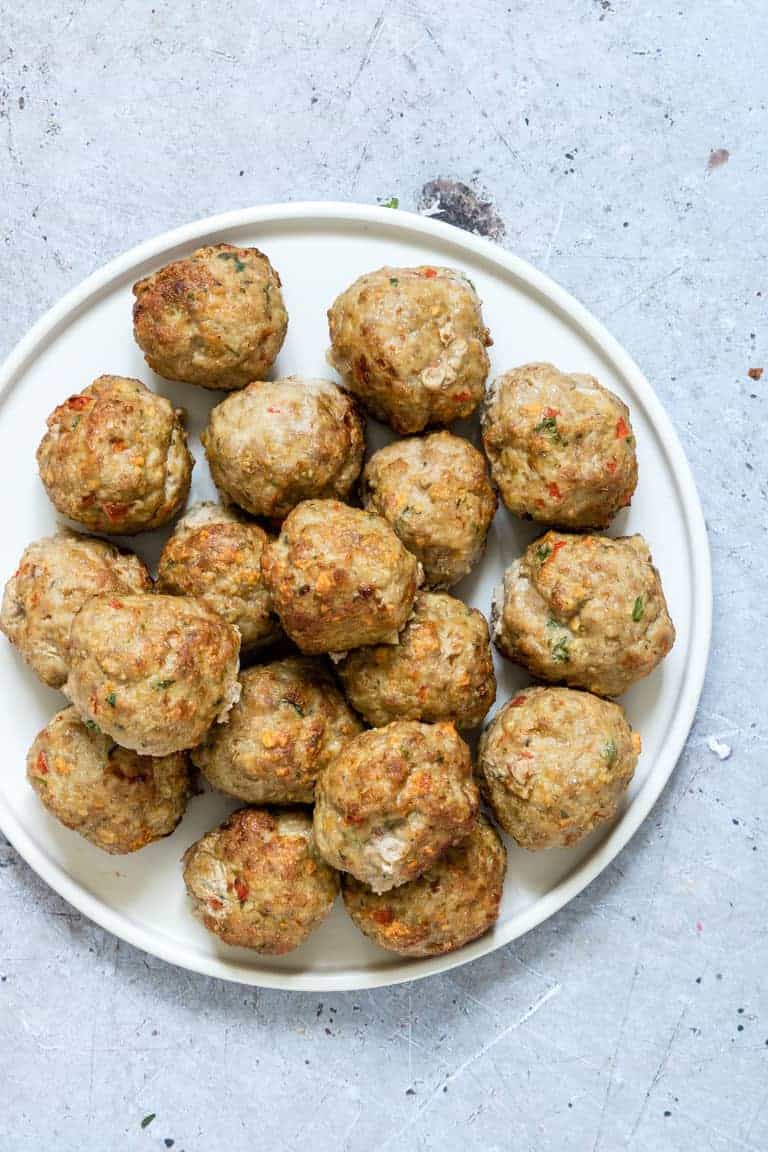 close up of turkey meatballs on a plate