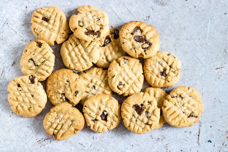 gluten free peanut butter cookies - horizontal image