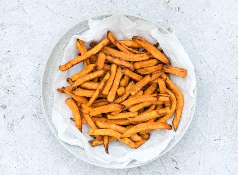 https://recipesfromapantry.com/wp-content/uploads/2020/12/air-fryer-sweet-potato-fries-18.jpg