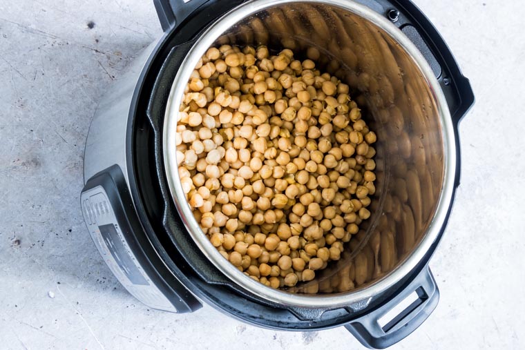 Instant pot chickpeas - cooked chickpeas in the pressure cooker