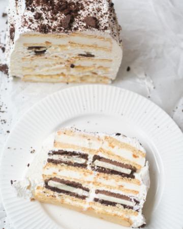 the completed ice cream sandwich cake