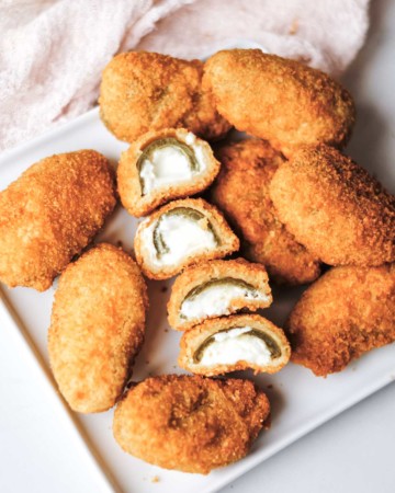 a top down view of the completed frozen jalapeno poppers in air fryer recipe