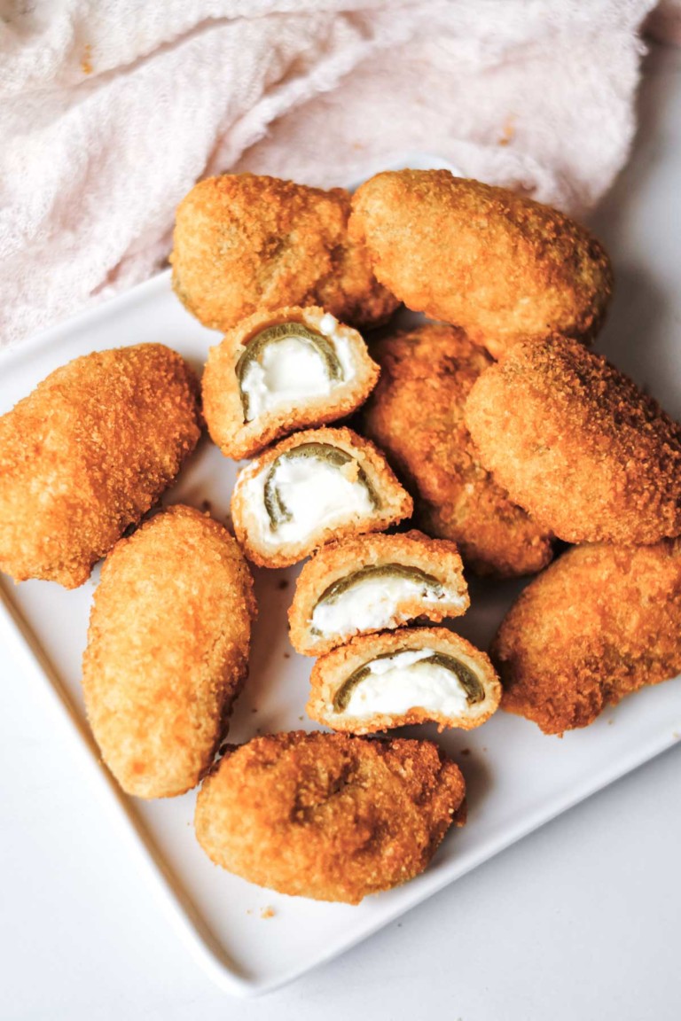 a top down view of the completed frozen jalapeno poppers in air fryer recipe