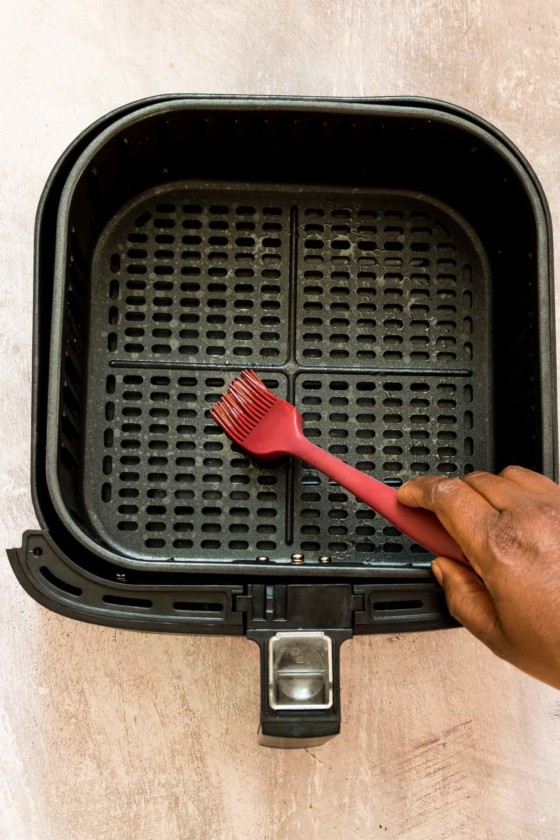 Do You Put Oil In An Air Fryer? Recipes From A Pantry