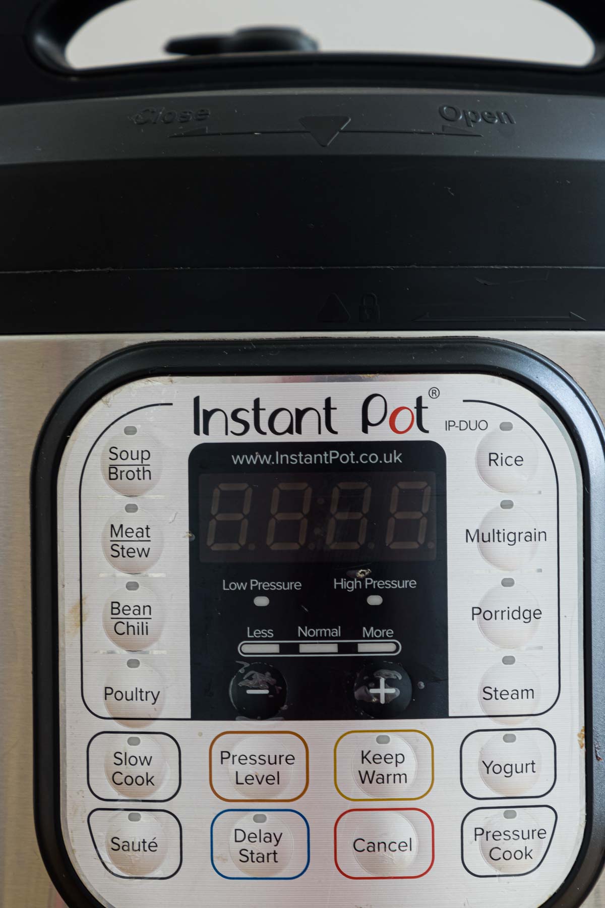 close up view of the instant pot buttons