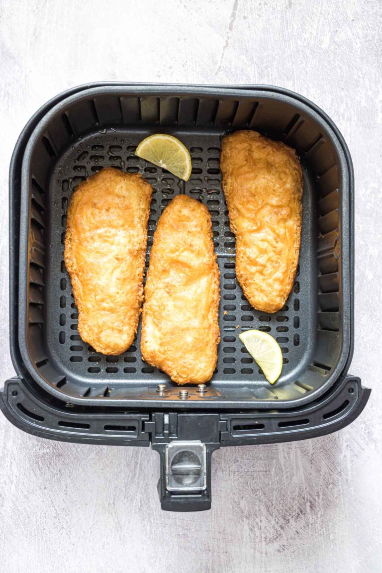 top down view showing how to reheat fried fish in air fryer