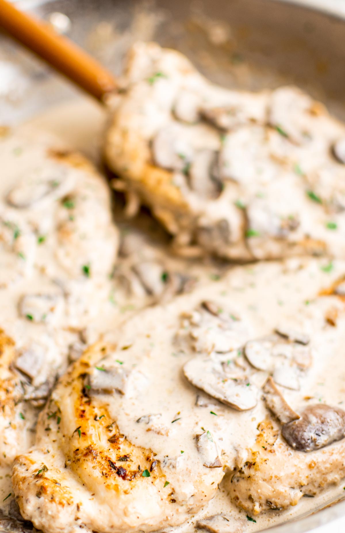 the completed instant pot chicken and mushrooms
