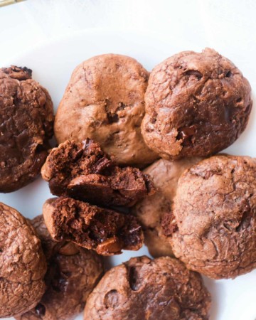 the completed air fryer brownie mix cookies on a white plate