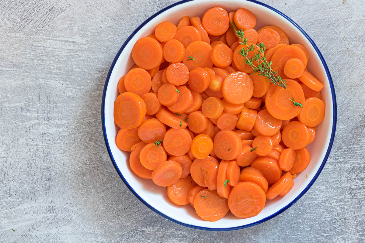 top down view of the completed carrots in a serving bowl