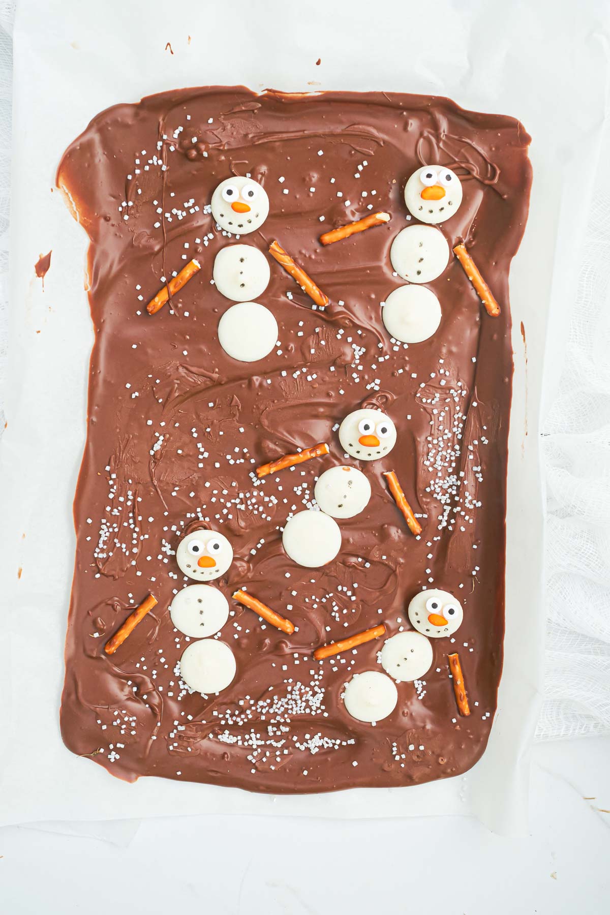 the completed melted snowman chocolate bark recipe