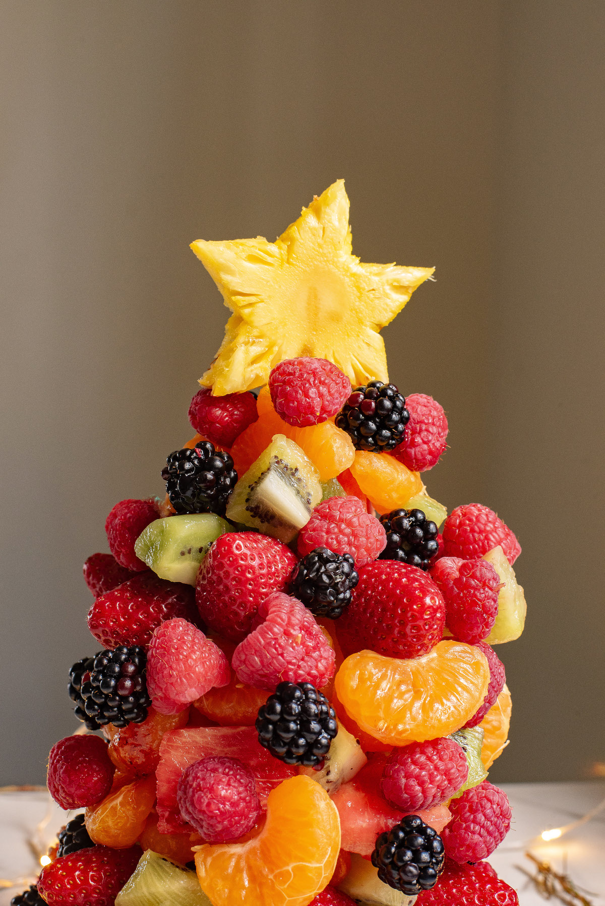 side view of the completed fruit christmas tree